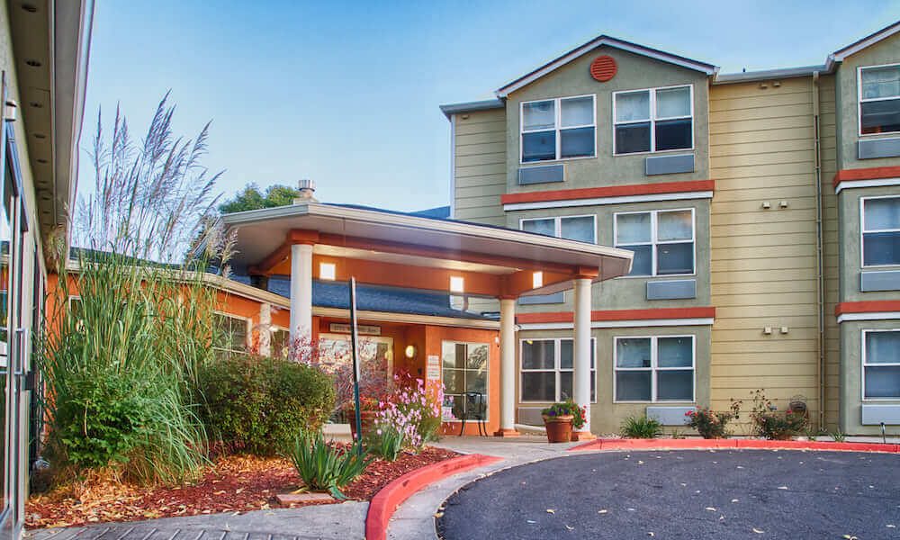 Dayspring Villa Dayspring Villa entrance and drive