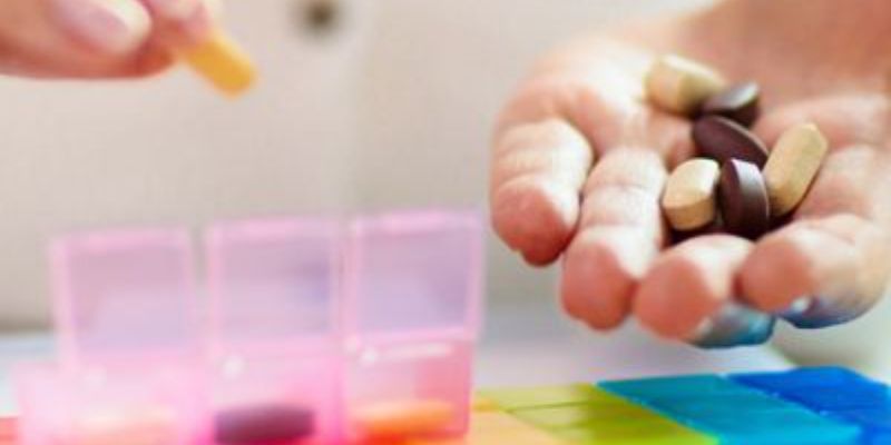 medication management cleanup pill container (2)